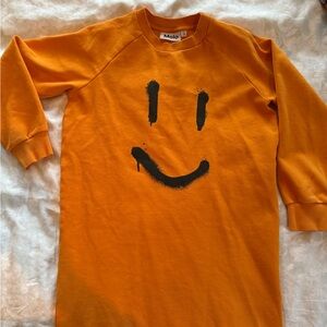 Cool sweatshirt dress. Normal to large size 7, will also fit an8.